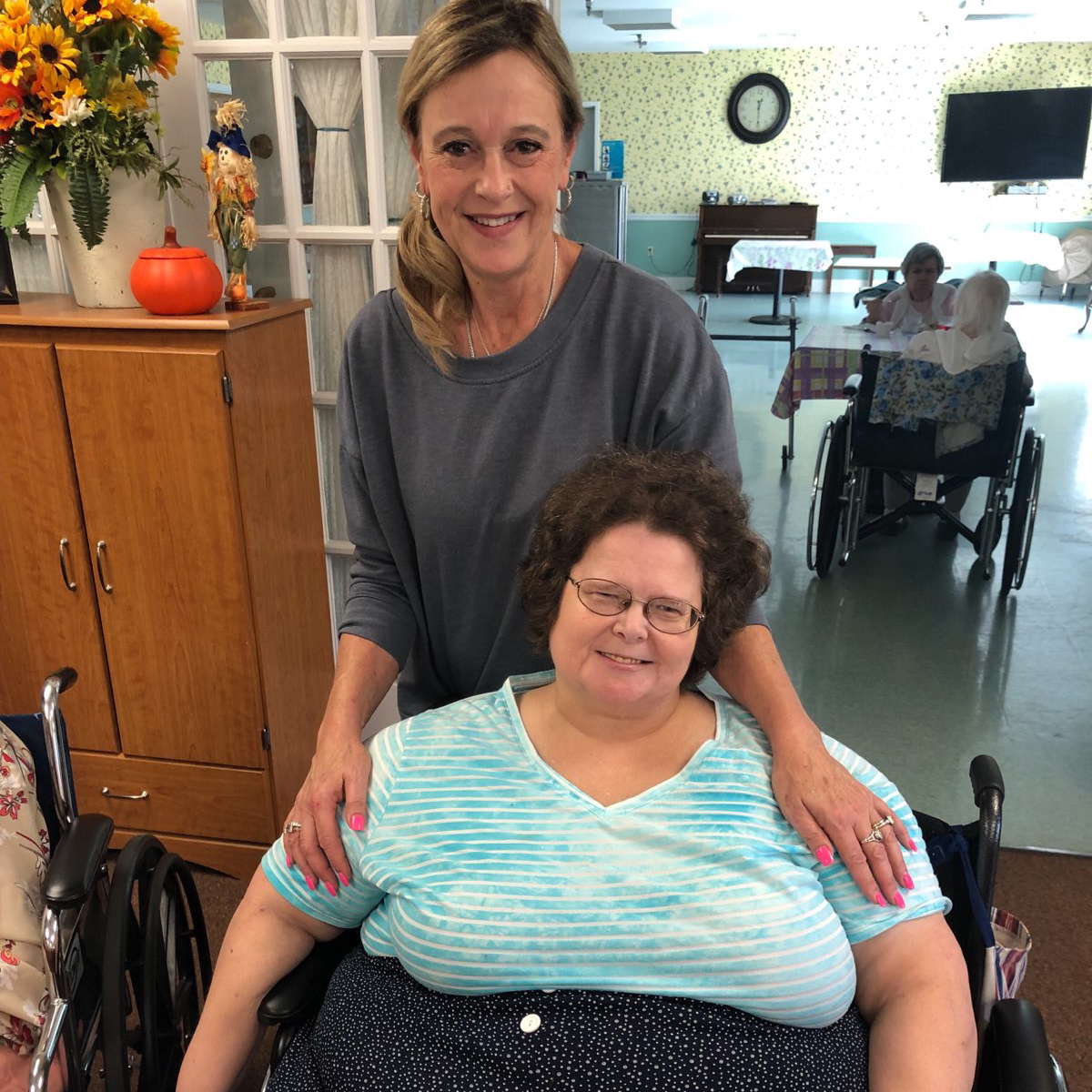 Image of staff member with old woman at Kadima at Campbelltown Nursing and Rehabilitation Facility